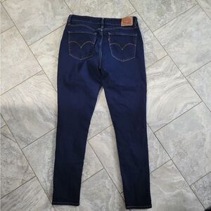 Levis denim high rise skinny jean size 31